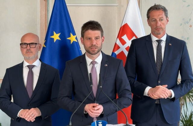 Kaliňák nakupuje ako nákupná maniačka, opozícia nateraz nechce…