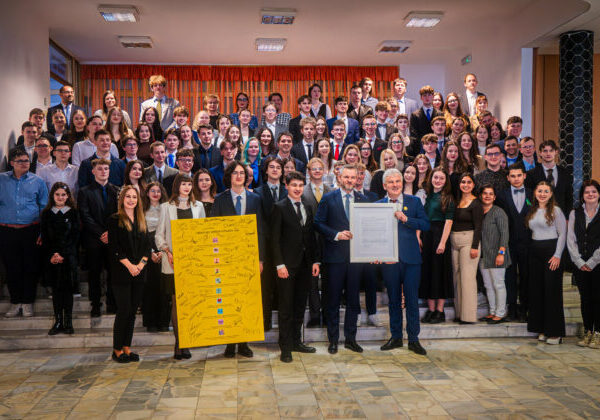 Pellegrini sa zhodol so študentmi, že spoločnosť je polarizovaná a výrazný vplyv na to majú politici