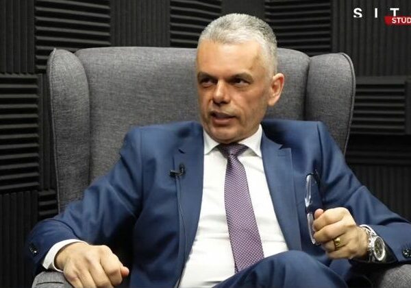 Starosta radšej pôjde na maródku, aby nezaťažoval rozpočet malej obce, hovorí Kmeť – VIDEO