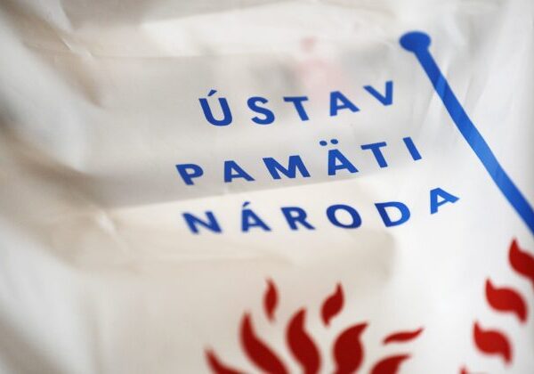 Ústav pamäti národa pripomenie verejnosti výročie Sviečkovej manifestácie, konať sa bude aj omša