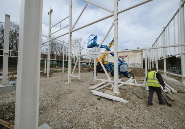 Bratislava pokračuje s prácami na výstavbe športovej haly na Pionierskej – FOTO