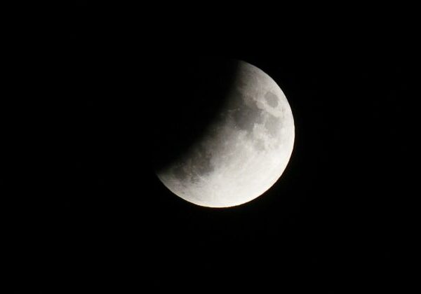 V piatok nastane zatmenie Mesiaca, zo Slovenska bude pozorovateľné ako polotieňové