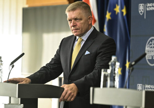 Fico pri záchrane vládnej koalície musel pristúpiť k absurdnej operácii, akú ešte nevidel – VIDEO