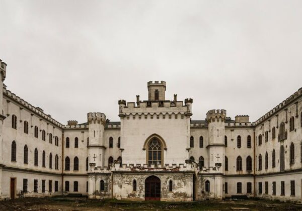 Pri rekonštrukcii kaštieľa v Rusovciach objavili unikátny archeologický nález