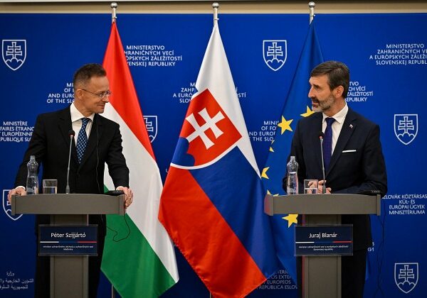 Blanár sa stretol so Szijjártóm, ministri rokovali o projektoch vzájomnej spolupráce – VIDEO, FOTO