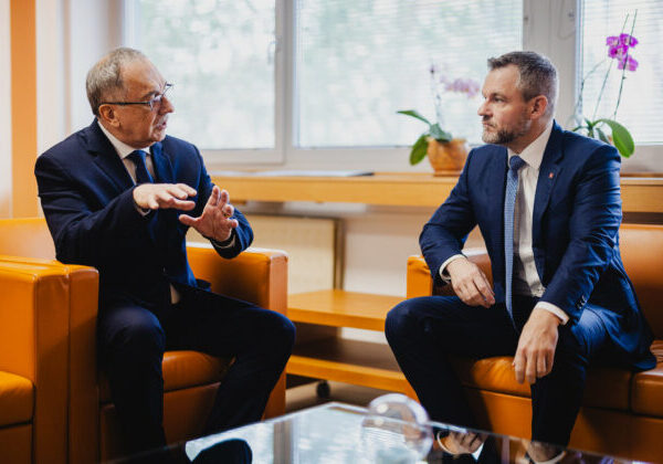 Pellegrini si uctil 80. výročie oslobodenia mesta Zvolen, rokoval aj s primátorom Maňkom – VIDEO, FOTO