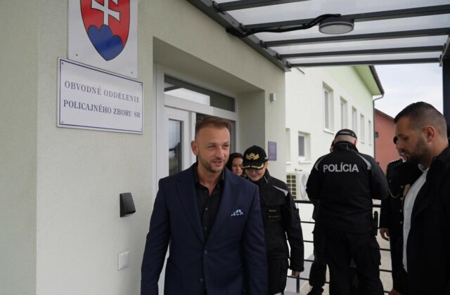 Policajti z obvodného oddelenia v Drienove sa…