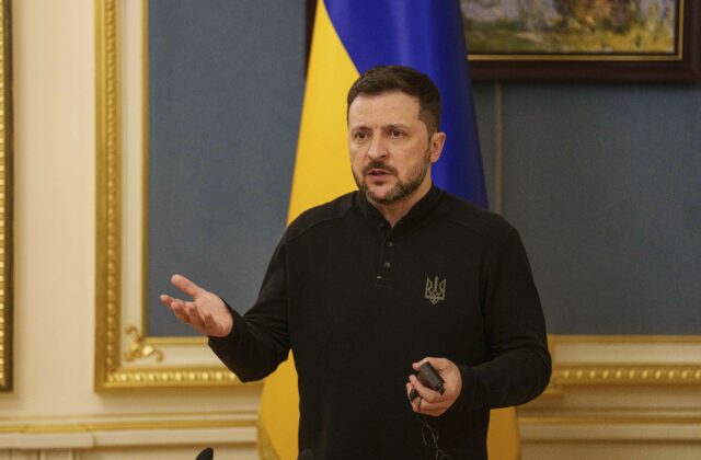 Ukrajinskí vojaci podľa Zelenského operujú&hellip;