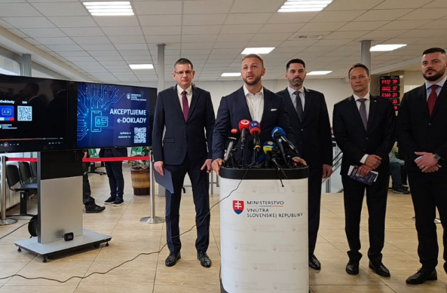 Doklady v mobile sú už realitou, Eštokovo ministerstvo&hellip;