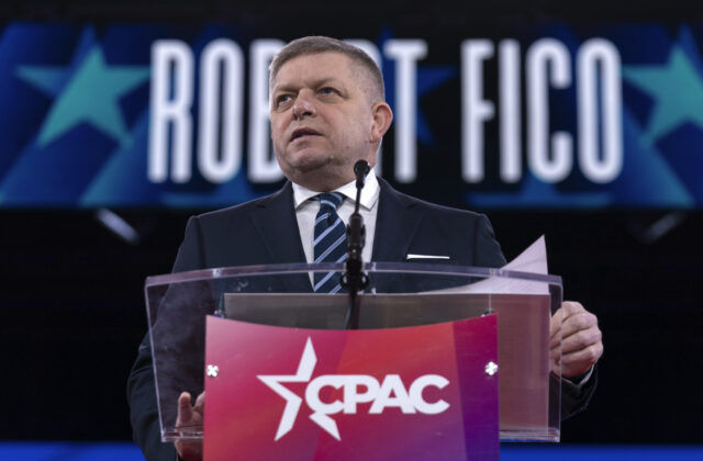 Ficov kamarát Trump nás uvrhol…