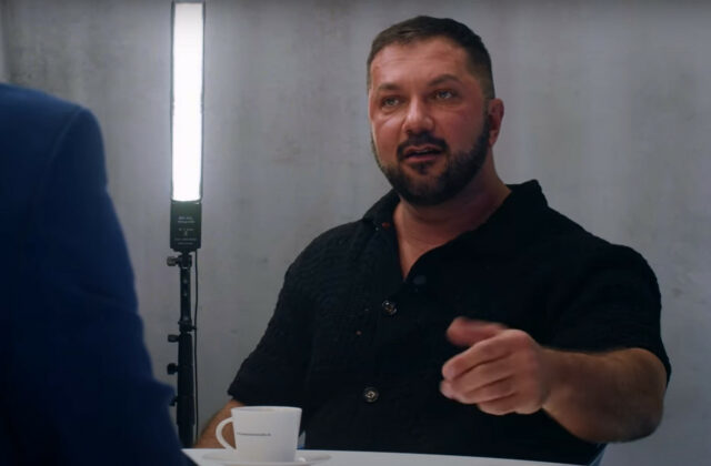 Vyhlásenia k politickej situácii už v divadle…