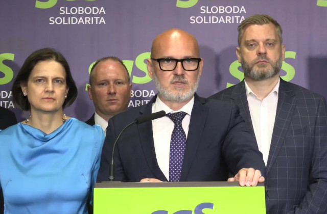 Prepúšťanie zločincov a zametanie korupčných káuz musí prestať, SaS predstavila svoje desatoro pre spravodlivosť – VIDEO