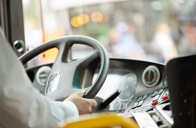 Šofér autobusu ukradol šesť eur…