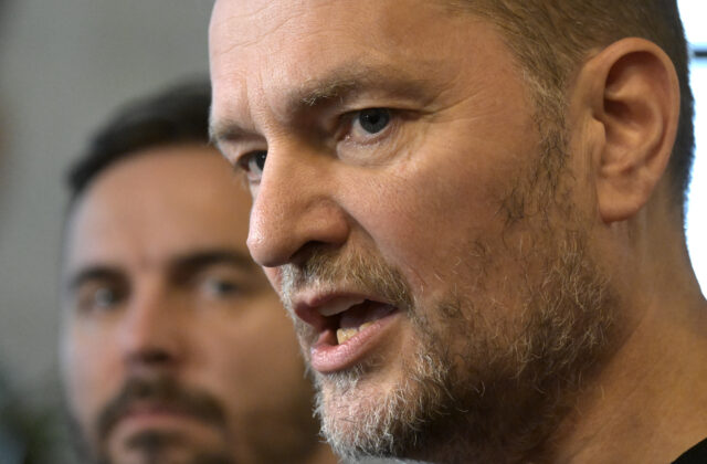 Matovičov návrh o zmrazení platov a zákazu pitia&hellip;