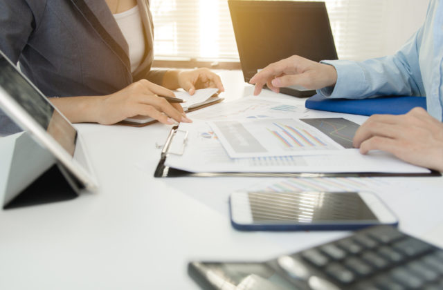 Inšpektoráty práce vlani odhalili viac ako 800 zamestnávateľov,&hellip;