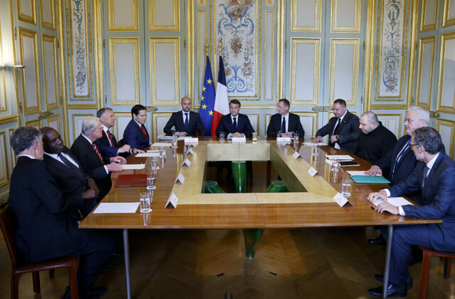 Rokovania v Paríži o vojne…
