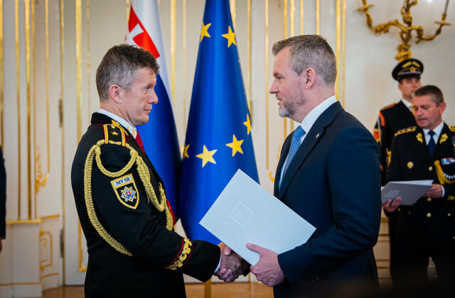 Pellegrini vymenoval troch nových generálov, medzi nimi je&hellip;