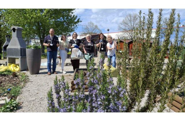 Dobrovoľníci z Tesca odľahčili prírodu o dve tony&hellip;