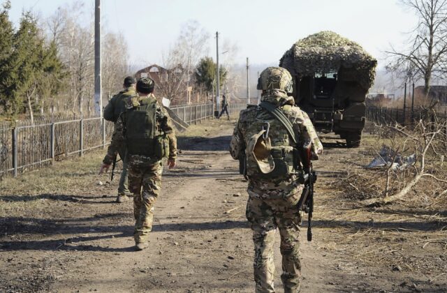 Rusko stratilo na Ukrajine ďalších vyše 1 300 vojakov, prišlo aj o dve lietadlá a 11 tankov