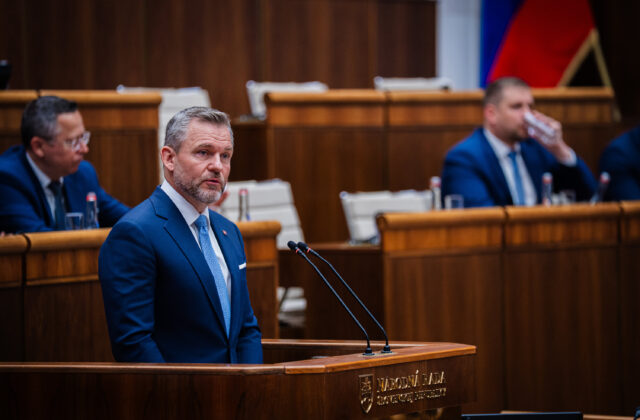 Spoločnosť je politicky rozdelená ako nikdy predtým. Slovensku&hellip;