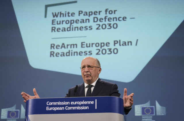 Vojna sa zmenila, Rusko napriek väčším zdrojom nedosiahne veľké víťazstvá, tvrdí európsky komisár pre obranu
