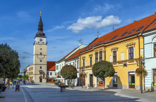 Centrum Trnavy bude pripomínať rozkvitnutú záhradu, pred radnicou bude prebiehať „univerzita“