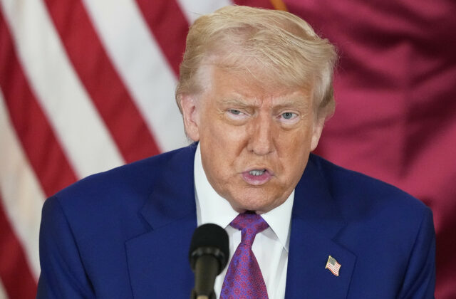 Trump obhajuje svoj zákaz pre&hellip;