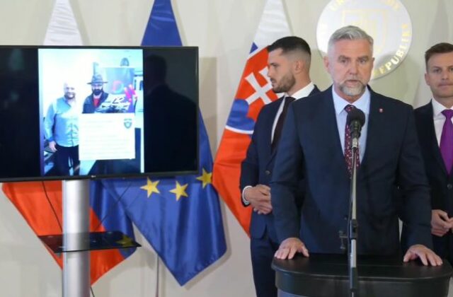 Smer-SD spája nenávisť k Ficovi so stranou Demokrati,…