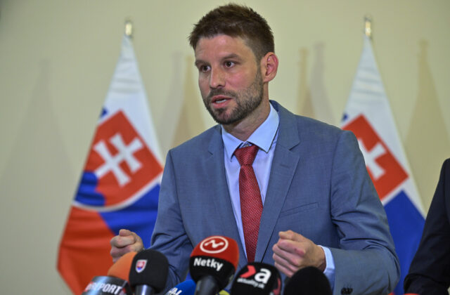 Fico akoby už nebol spôsobilý vykonávať svoj úrad, skonštatoval Šimečka