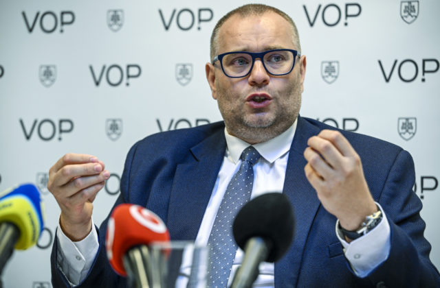Zákon o mimovládkach sa nepozdáva ani ombudsmanovi, podáva návrh na jeho preskúmanie Ústavným súdom