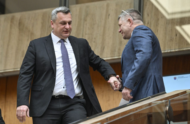 Vláda sa podľa Danka nerozpadne, ale Fico musí počúvať aj iných ľudí