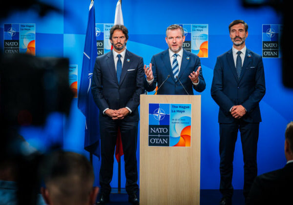 SNS je sklamaná z Pellegriniho, schválenie navýšenia výdavkov na obranu považujú za problém