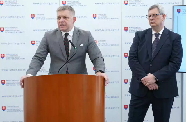 Suskovo ministerstvo si plní svoje úlohy, Fico počas&hellip;