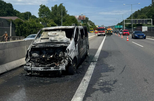 Na moste Lanfranconi zasahovali hasiči aj polícia, auto&hellip;