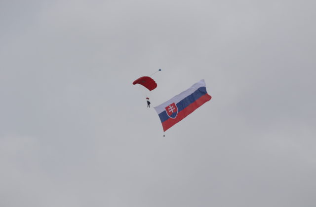 Do Lučenca prídu elity vojenského parašutizmu, Slovensko sa stane dejiskom majstrovstiev sveta