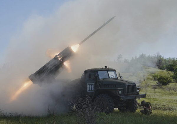 Rusko na Ukrajine za uplynulý deň stratilo ďalších viac ako tisíc vojakov, tanky a raketomety