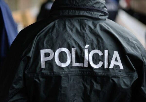 Na celom území Slovenska prebieha akcia Funeral, policajti zasahovali aj v bývalej vile Rezeša