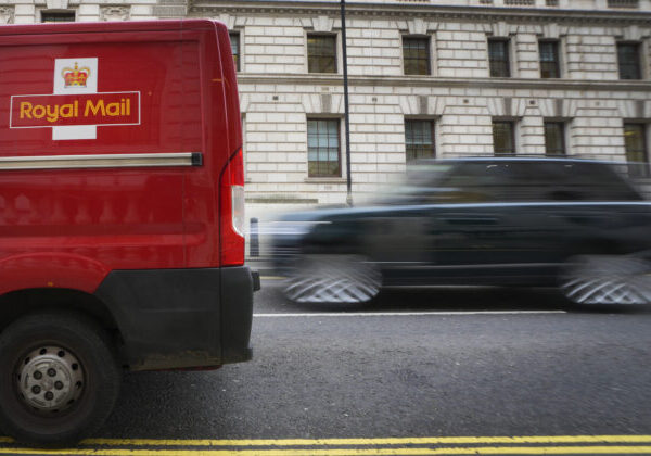 Šéfom britskej pošty Royal Mail sa stal český miliardár
