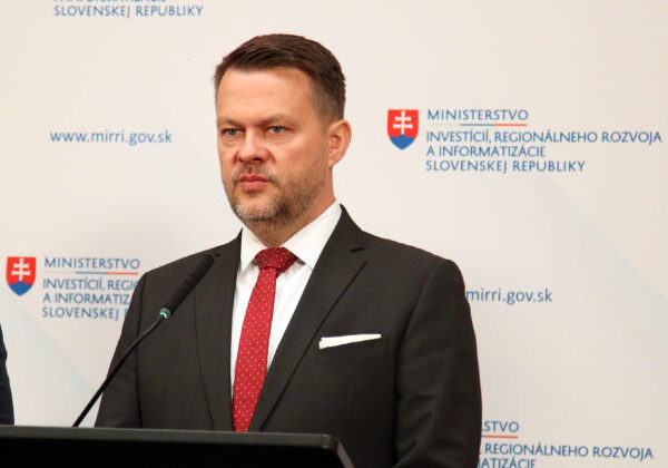 Migaľ možno nebude môcť ľubovoľne meniť využitie eurofondov. V Bruseli prešiel návrh, ktorý má chrániť samosprávy
