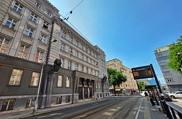 Ozbrojený muž prišiel do budovy policajného riaditeľstva v&hellip;