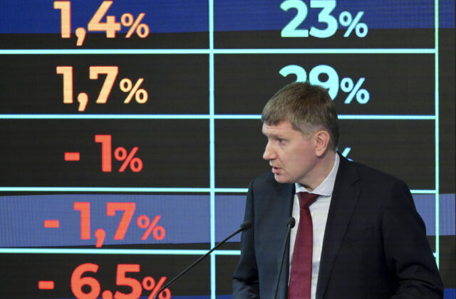 Ekonomika Ruska padá do recesie,&hellip;