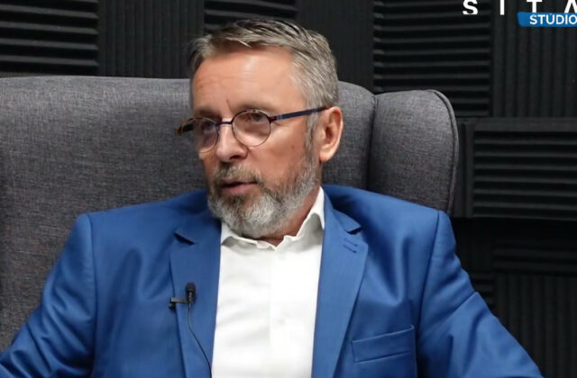 Fico doslova pácha vlastizradnú politiku,…