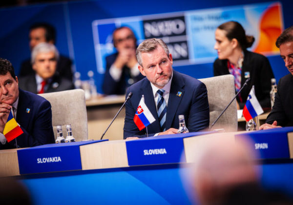 Všetky členské štáty NATO schválili navyšovanie výdavkov na obranu. Na Slovensko sa podľa Pellegriniho nikto krivo nepozeral – VIDEO, FOTO
