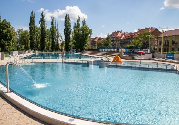 Košice ponúkajú viacero možností pre milovníkov letného kúpania, za oddych pri vode si však priplatíte