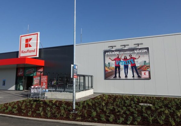 Štvrťstoročie rastu: Kaufland otvoril novú predajňu v Topoľčanoch, má ich už 85