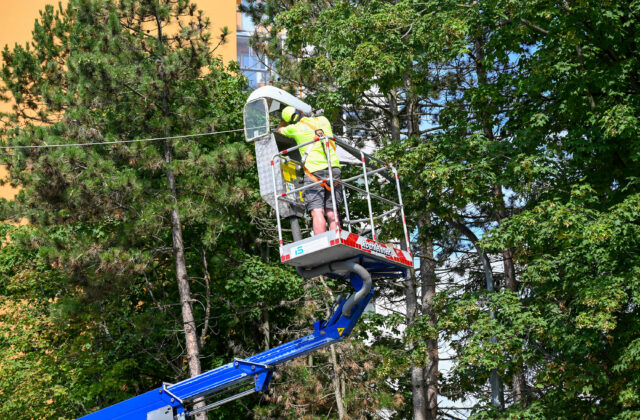Modernizácia verejného osvetlenia v Martine pokračuje podľa plánu, vymenia tisíce svietidiel – FOTO