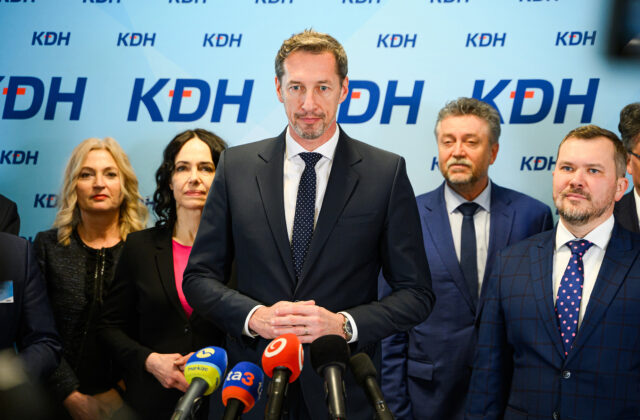 KDH nevidí dôvod vyjadrovať sa k návrhu na zníženie Pellegriniho platu, nebude sa zapájať do umelo vyvolaných sporov