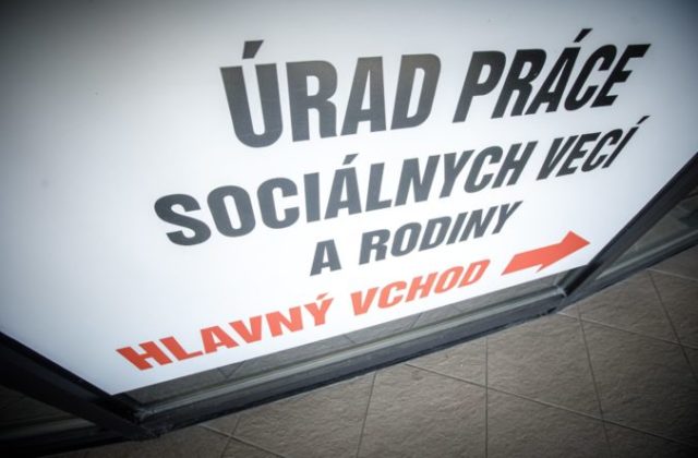 Nezamestnanosť rastie a môže ďalej rásť. Slovenský trh práce naráža na regionálne aj kvalifikačné limity