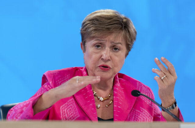 Medzinárodný menový fond zlepšil prognózu rastu globálnej ekonomiky