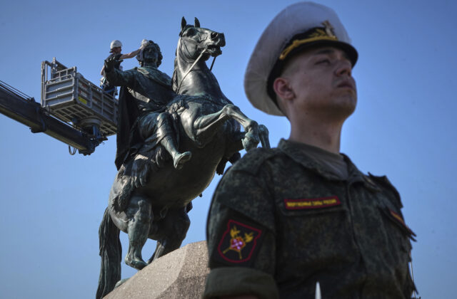 Putin z „bezpečnostných dôvodov“ zrušil námornú prehliadku v Petrohrade